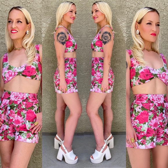 Meet your Posher, Kay - Picture 2 of 3